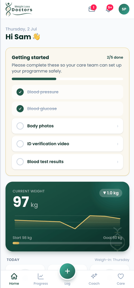 Home screen: current weight, trend to goal and getting-started checklist